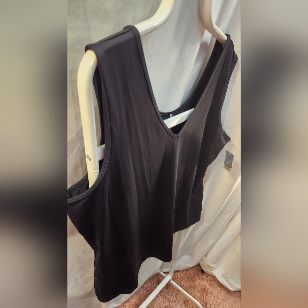 PASSPORTS Reversible Cami - Picture 3 of 7
